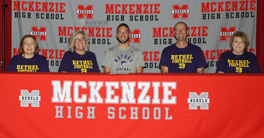 Stafford Roditis Signs With Bethel Football