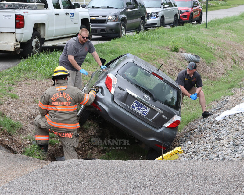 McKenzie Fire, Rescue Assists at Single-Car Wreck