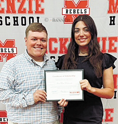 Warman Receives Alumni Association Scholarship