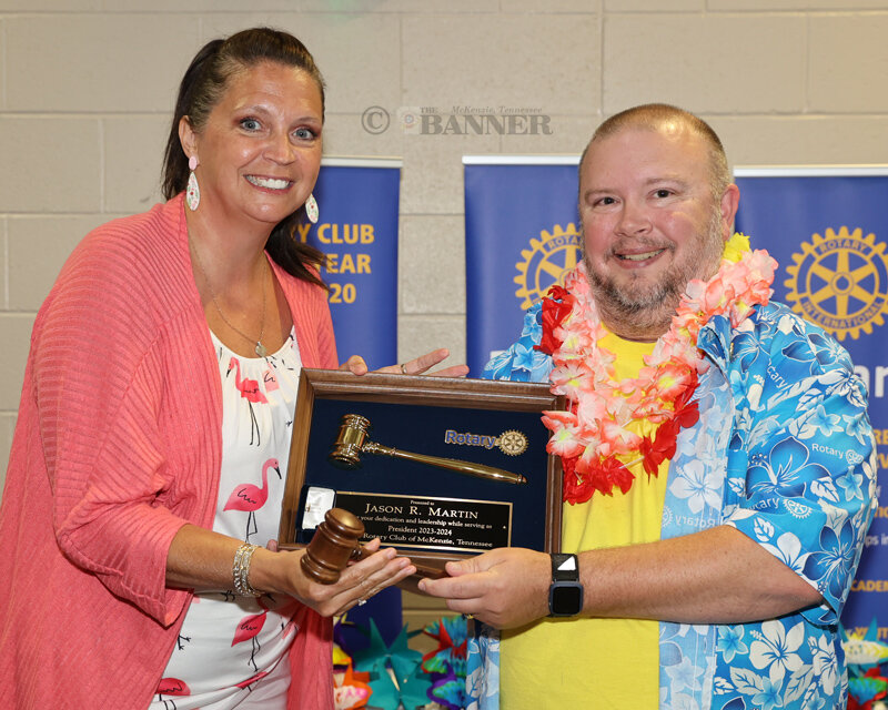20240624-183002-fb5-web2-Rotary-president-061A4793.jpg