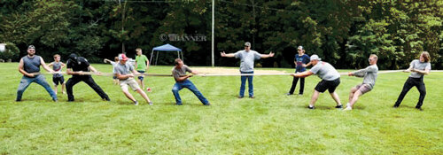 20240708-141042-bb6-web2-cottage_grove_pulling_rope_DSC_1834.jpg