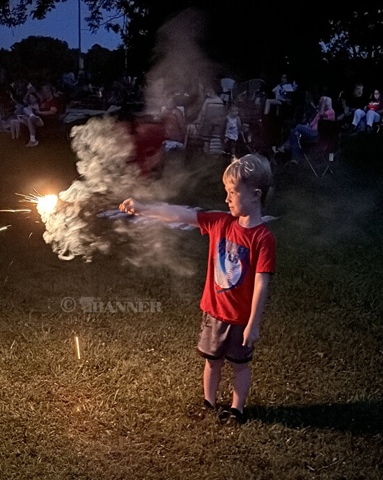 20240708-141048-b8f-web2-mck_fireworks_sam_IMG_0797.jpg