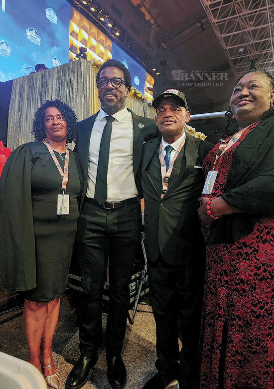 Willis Enshrined into NFL Hall of Fame