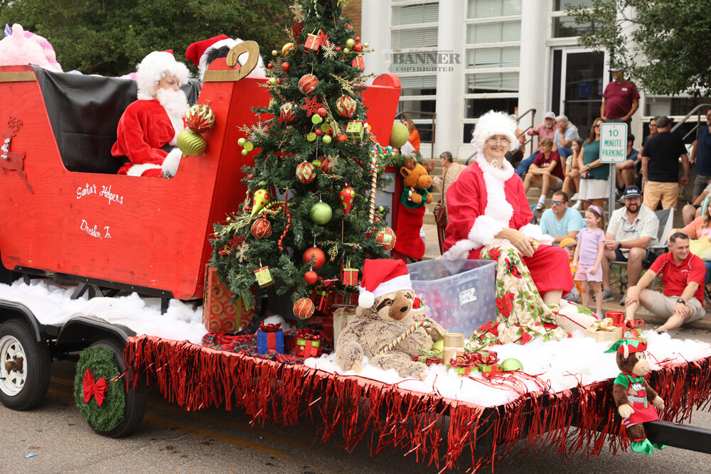 20240903-090450-8ca-web2-tt-santa_helper_061A1196.jpg