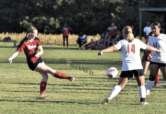 20240909-184549-2e3-web2-SFatMHS-soccer-Lee-DSC_0029.jpg