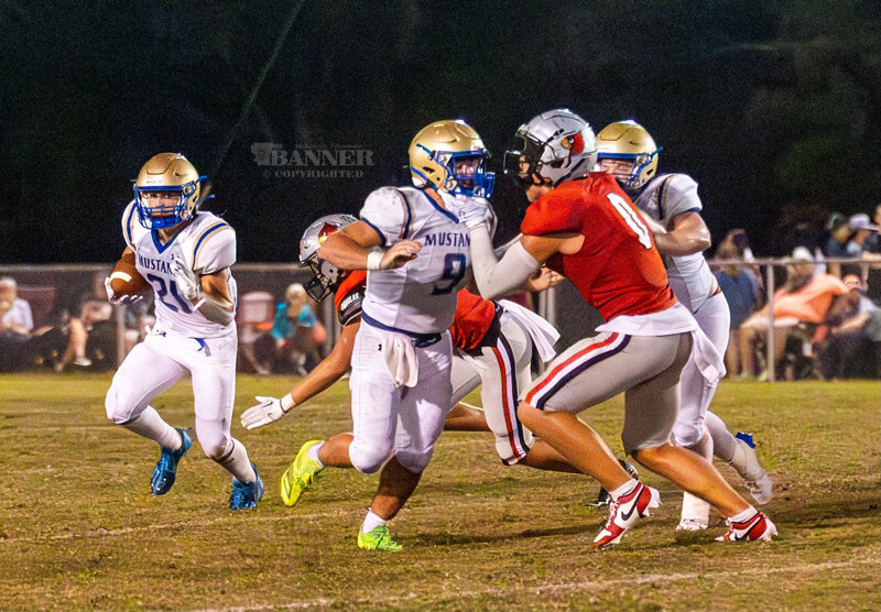 Mustangs Snag Region 6-2A Road Win Against Cardinals