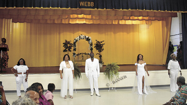 20240909-184552-c55-web2-Webb-fashion-all-white-DSC_0163.jpg