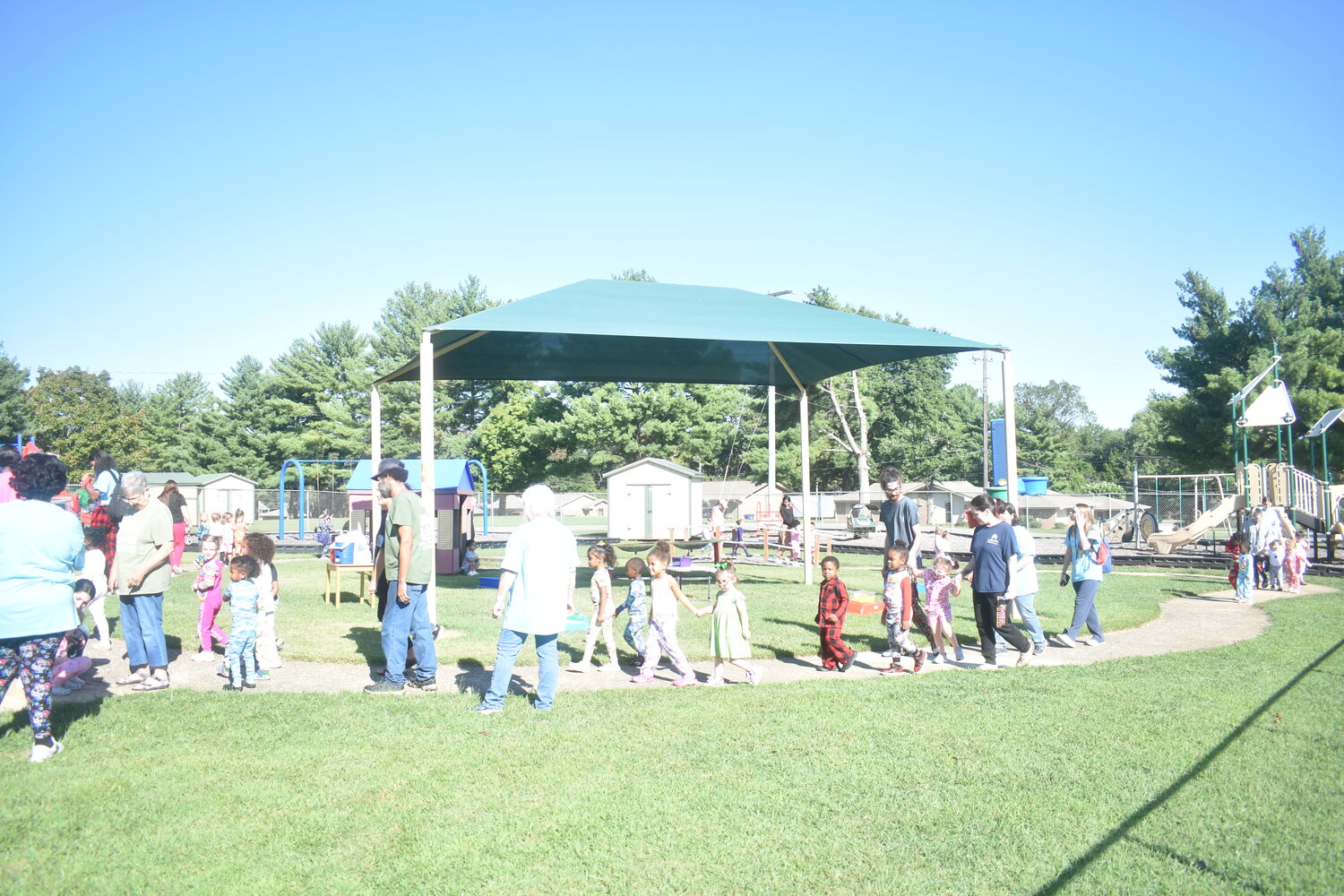 20240920-170041-a92-HeadStart-autism-parade-DSC_0002.JPG