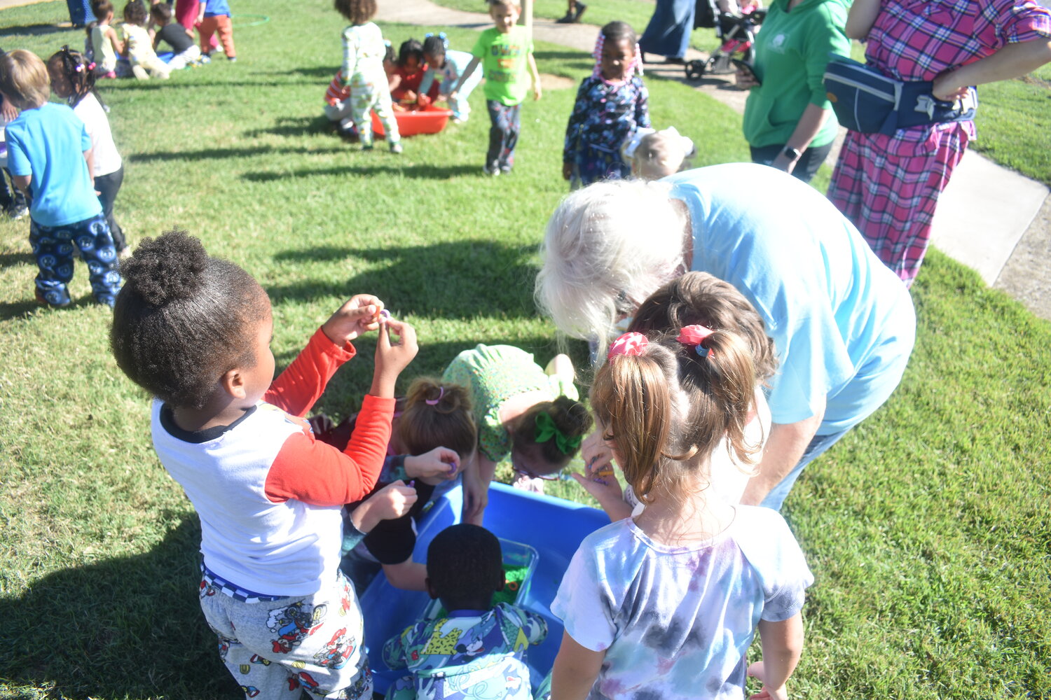 20240920-170014-6db-HeadStart-autism-beads-DSC_0004.JPG