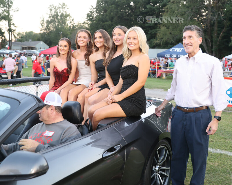 20241007-205600-5a1-web2-homecoming_court_kustoff_061A2508.jpg