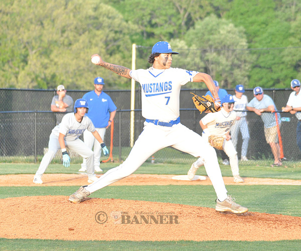 Mustangs Sweep Waverly in Home-Away Set