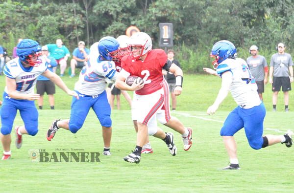 web2-MHS-FB-scrimmage-Gordon-DSC_0015