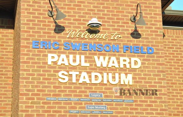 web2-MHSatHHS-FB-SwensonField-sign-DSC_0001