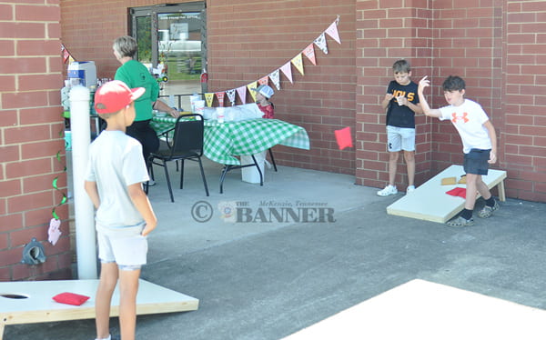 web2-HometownHealth-Blitz-cornhole-DSC_0042